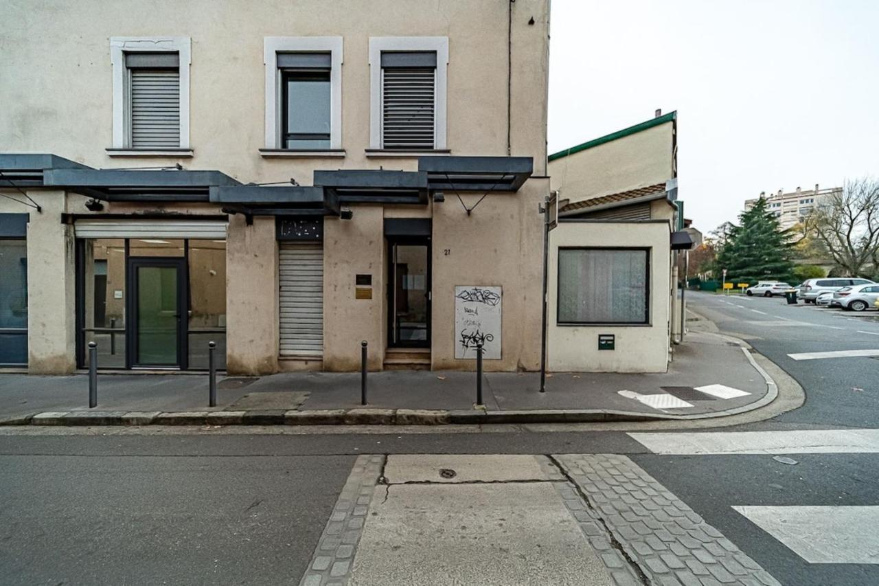Sleep And Go - Cozy 9 People - Oullins Apartment Bagian luar foto