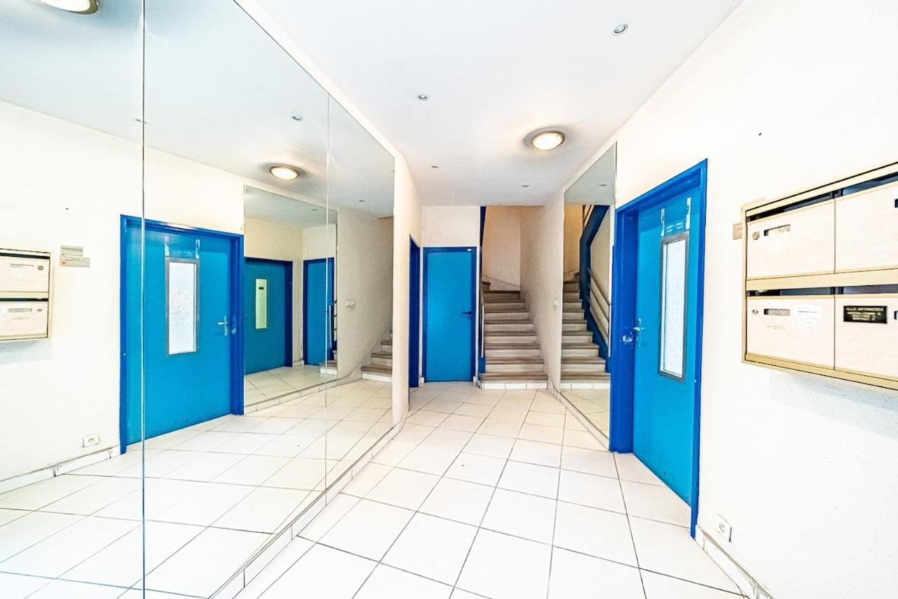 Sleep And Go - Cozy 9 People - Oullins Apartment Bagian luar foto