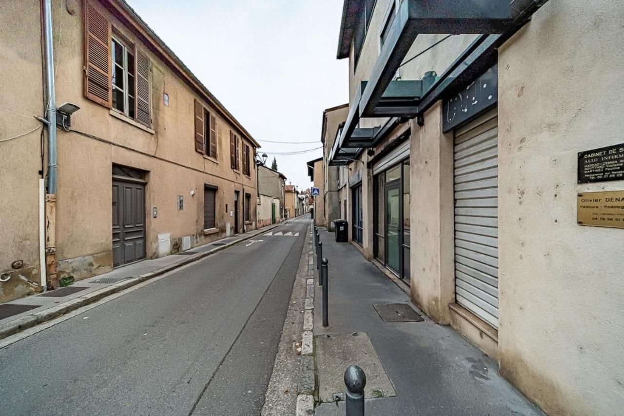 Sleep And Go - Cozy 9 People - Oullins Apartment Bagian luar foto